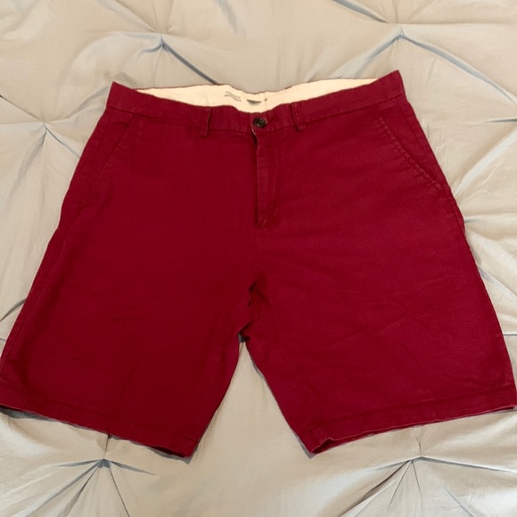 Maroon/Burgundy/Wine Men’s Old Navy Ultimate Slim Shorts Size 36 - Picture 1 of 4